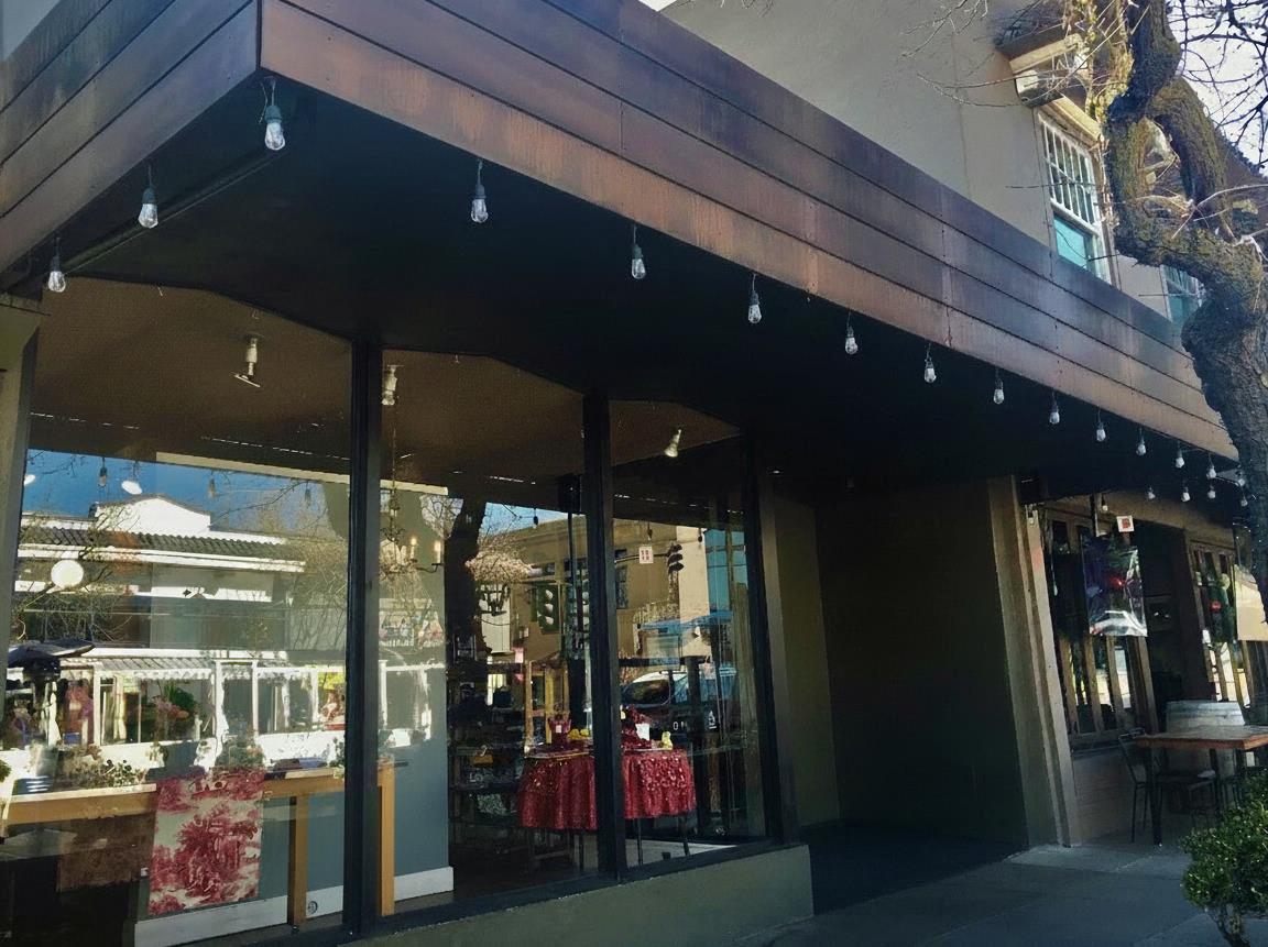 393 Main St with 392 Plaza South